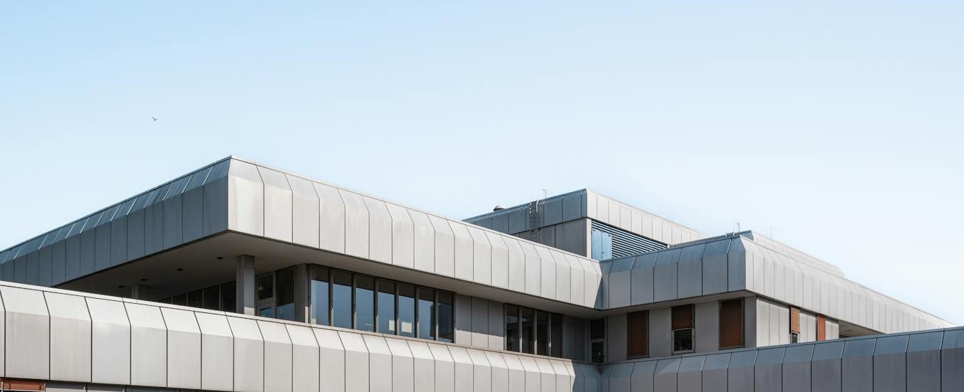 Klinik-Erweiterung Süd — Notaufnahme-Zugang des Bestandsgebäudes